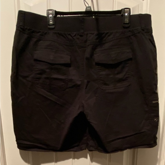 Sonoma women’s size 18 shorts - Picture 3 of 4